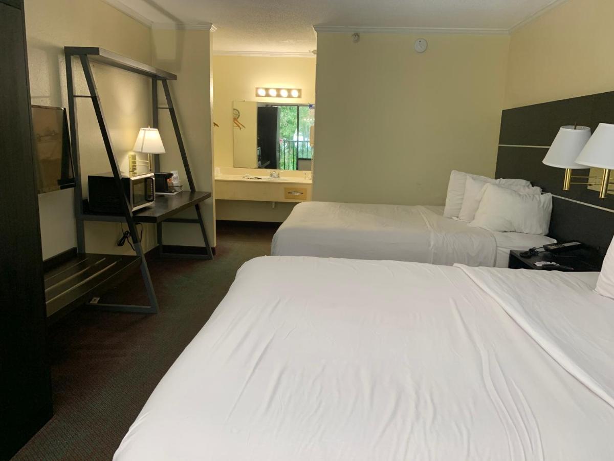 Americas Best Value Inn & Suites Melbourne Esterno foto